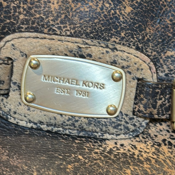 Michael Kors Distressed Hamilton Tote - Picture 2 of 11